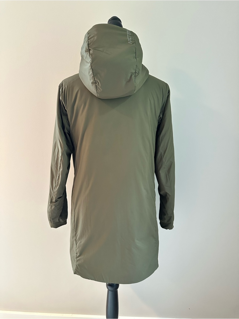 Arc'teryx Women’s Long Atom XS - Picture 3 of 7